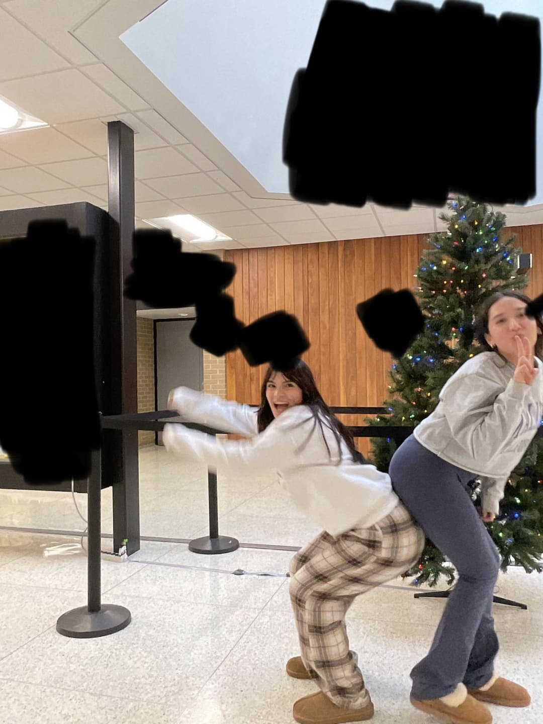 puerto rican big booty jiggling walking off the bus creepshots