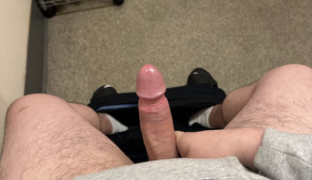 Send me your gfs to jack off