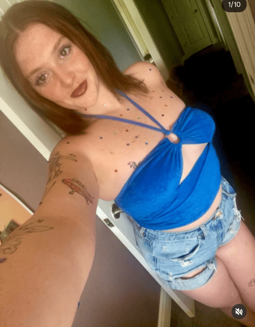 Marie Nice legs nice Ass Bent over in shorts