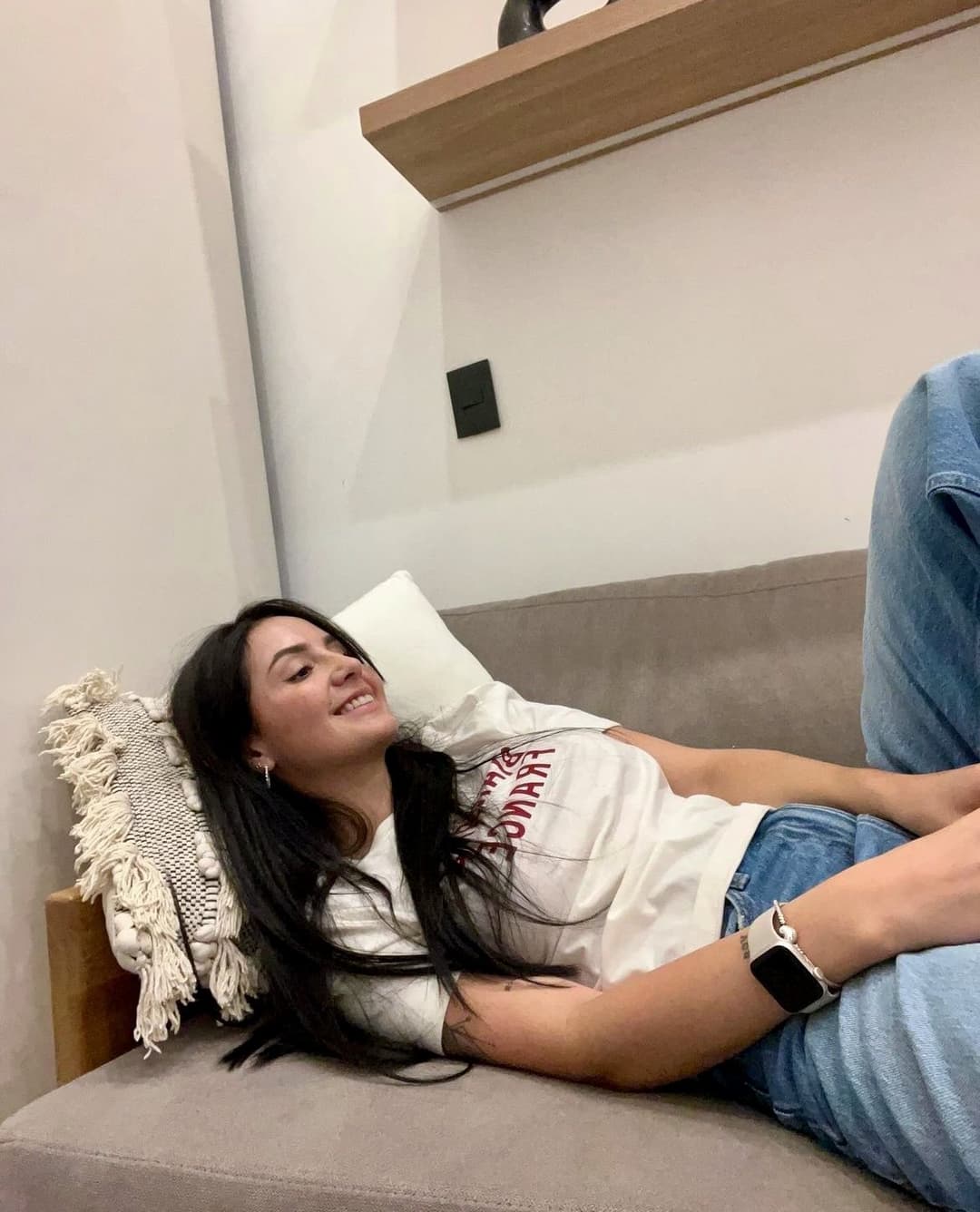 Latina flaca sexy hermosa turrita con culo deliciosa mostrando su coño mojadita cachonda