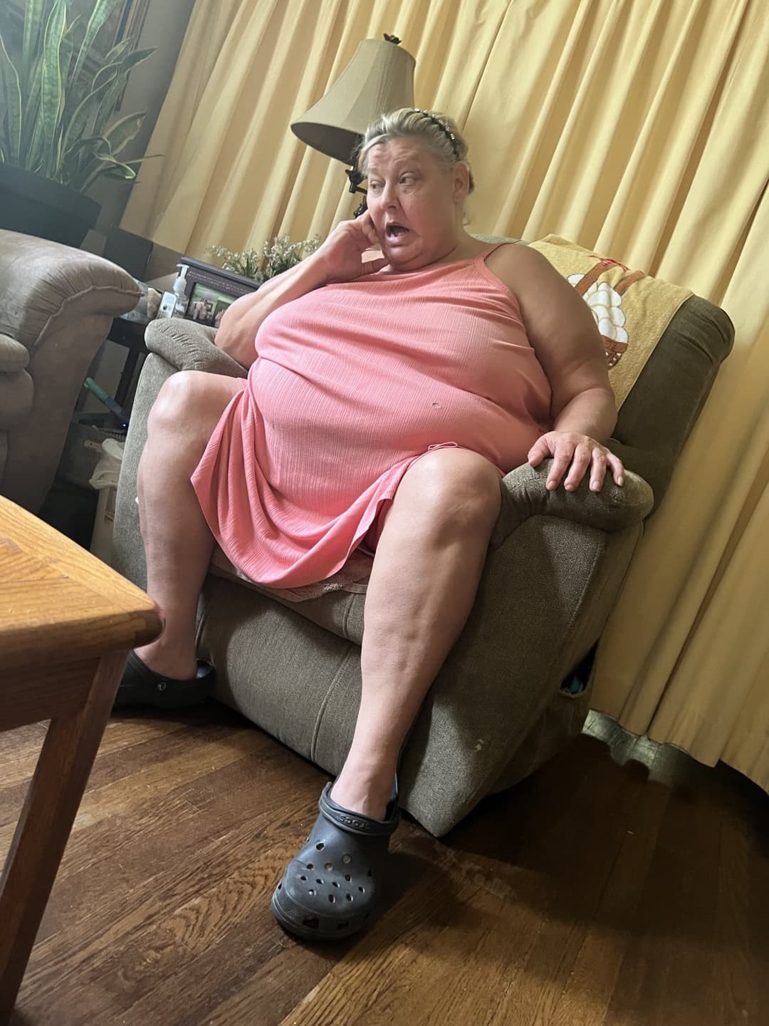Real ssbbw mom candid too fat to stand and cook but fat enough to fuck
