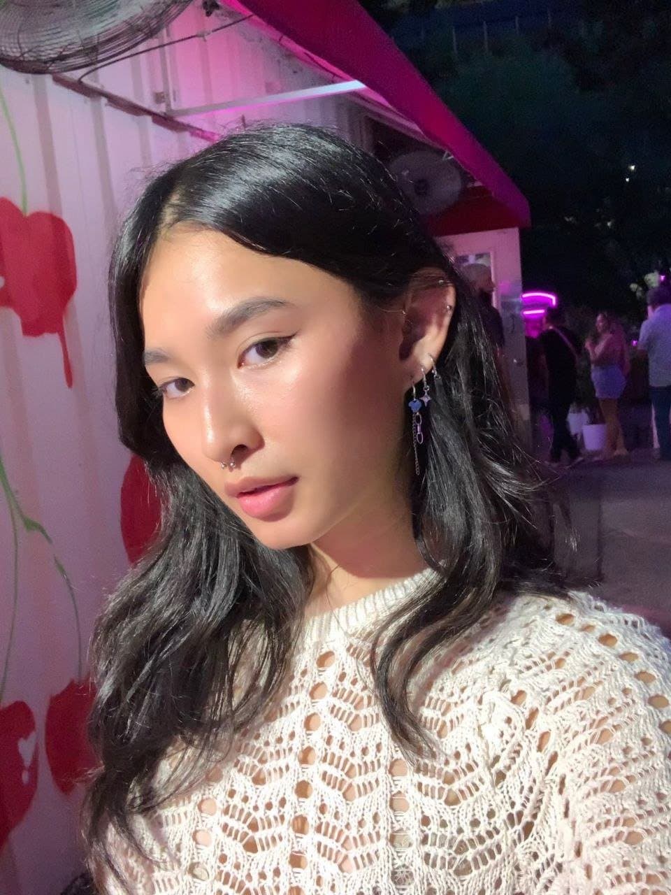 Amateur asian teen shows off her perfect pussy and blowjob skills