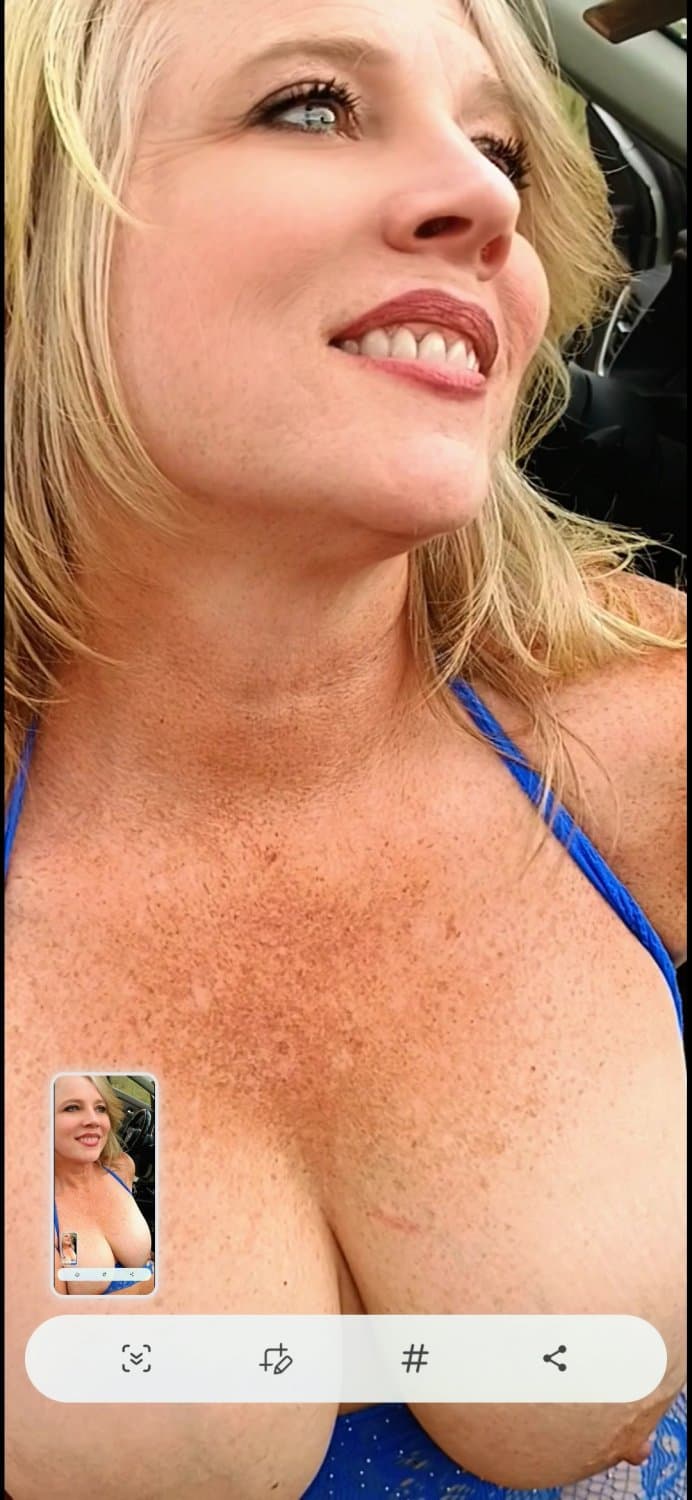 Screenshot_20251104_230247_Photos huge album of my past content I posted.  Arizona PawG curvy mom d