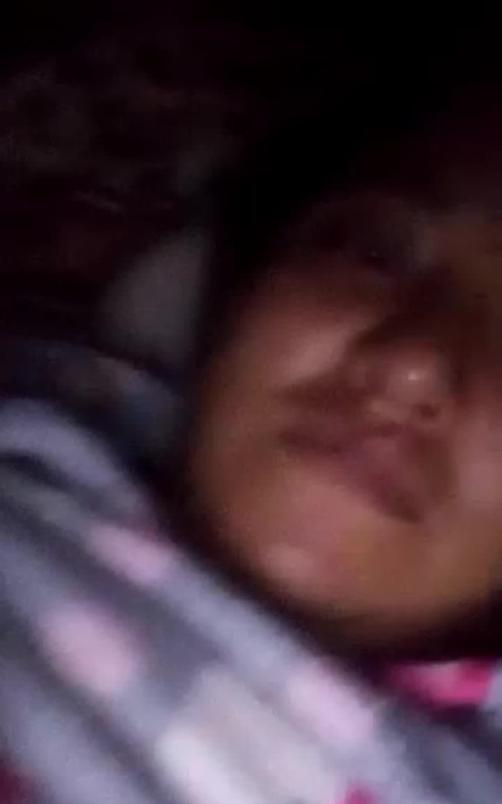 Se masturba para la cámara