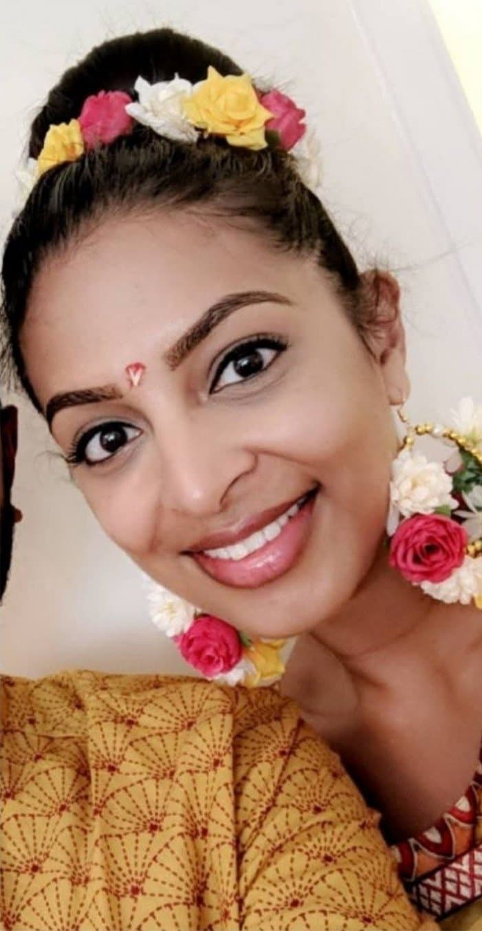 Dusky Busty Amateur UK British Indian swinger hotwife Priya