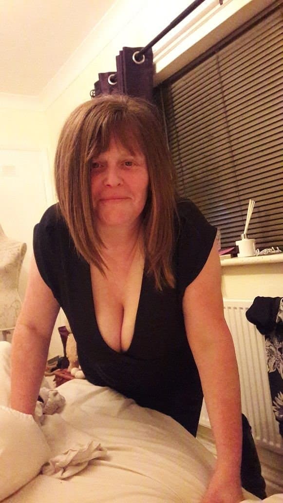 Wife Lorraine 56yo From Kent UK ??