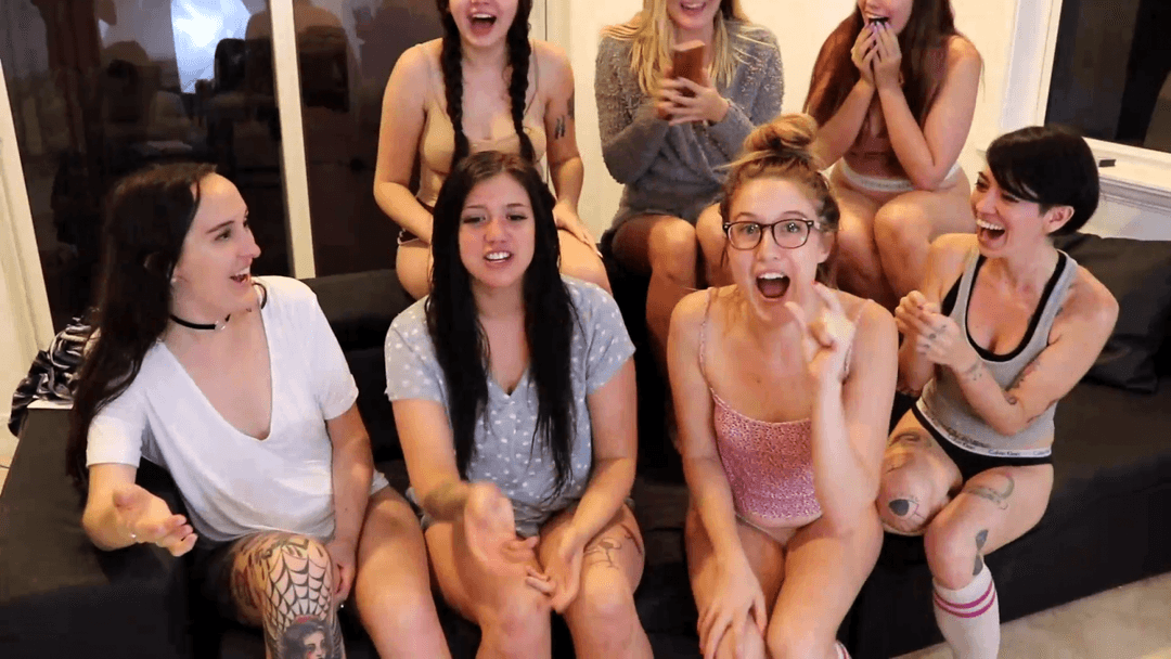 Click to view full size SPH by 7 LAUGHING SORORITY GIRLS - 2233