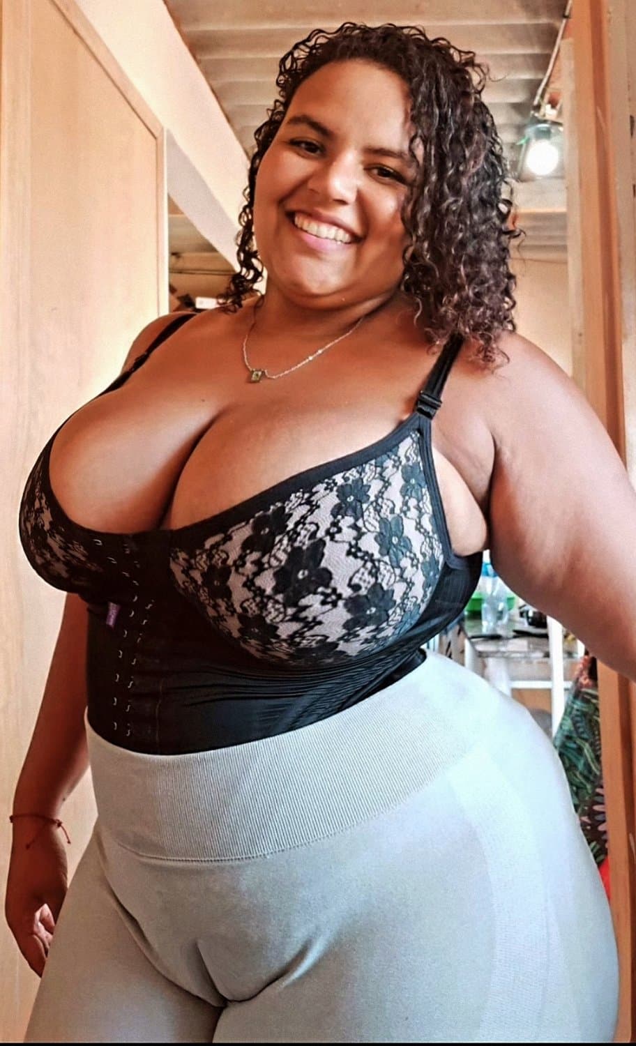 Feia PEITUDA merece muita PUNHETA aquelas Raimunda que chupa ROLA no off e toma leite de pica