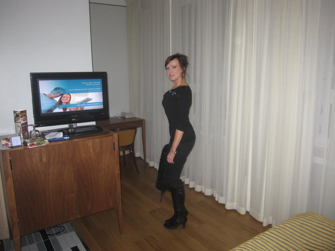 18 years old teen whore open her legs and show her shithole - high school toilet whore pees too