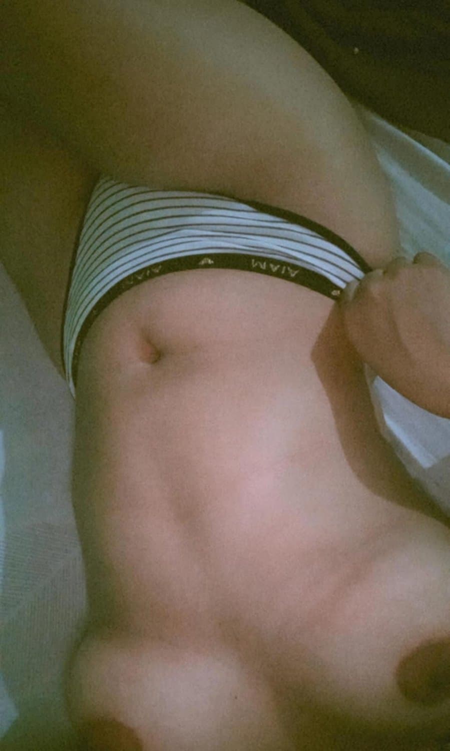 Morena culona con pezones deliciosos