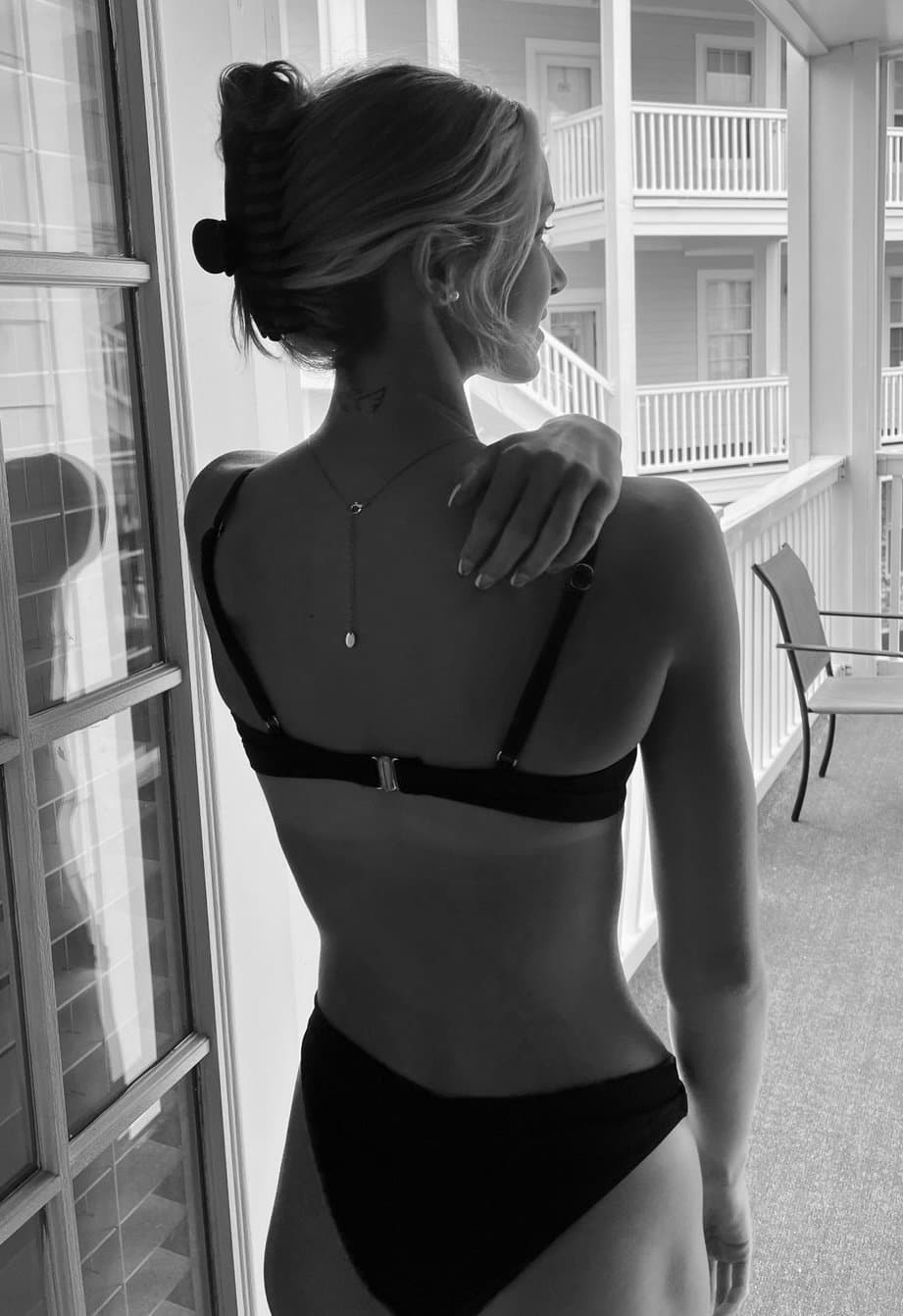 Blondie could get a filling