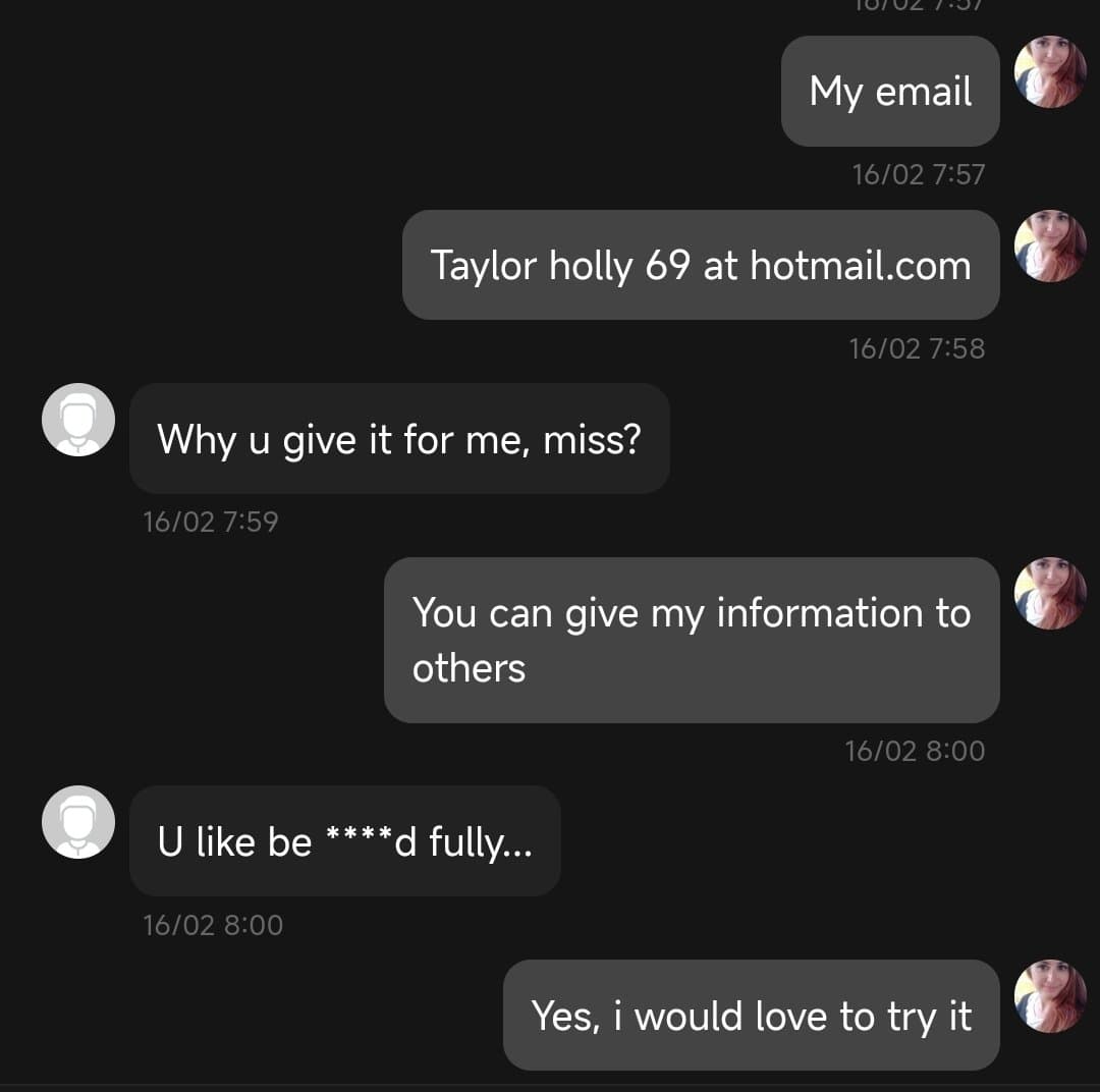 Taylor Holly, english mom naked