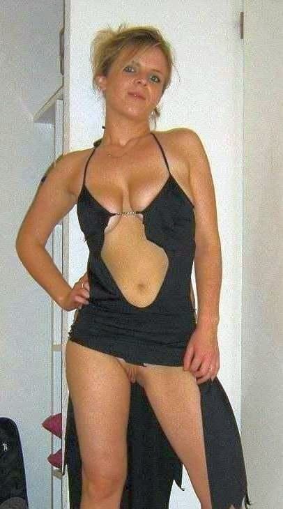 A young Christian mom shows us her butthole