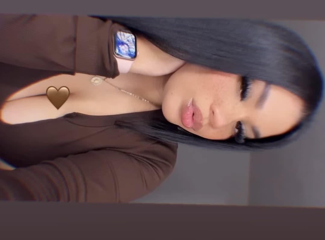 Sexy big tit Latina milf