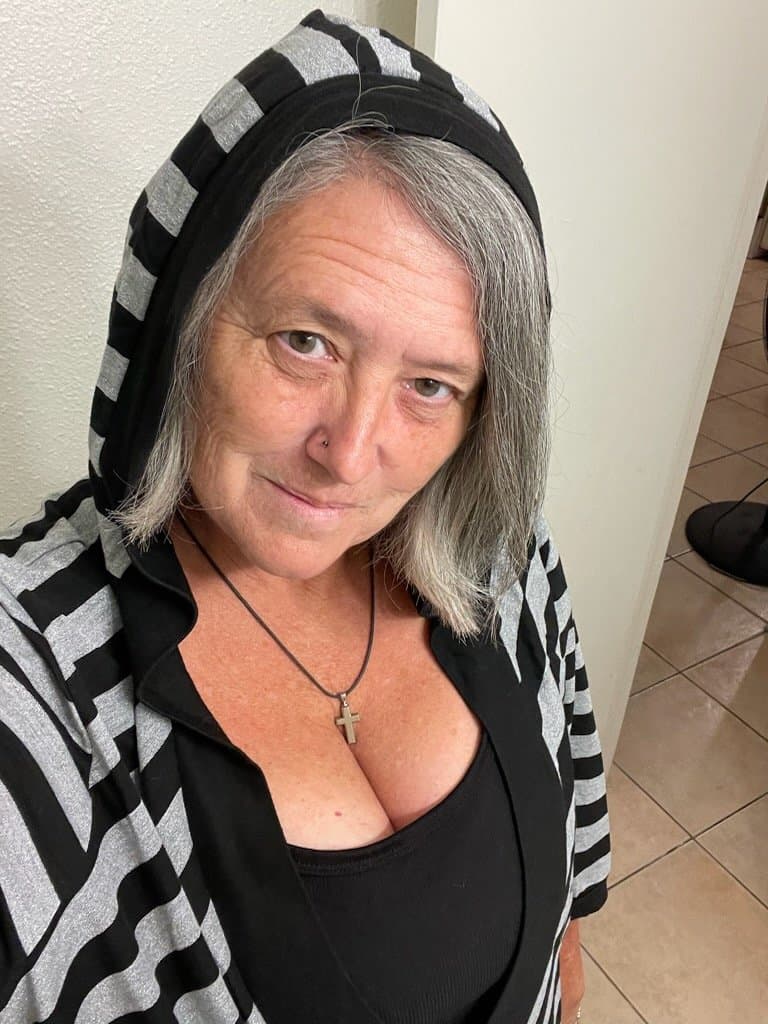 Nymphomaniac GILF Carrie