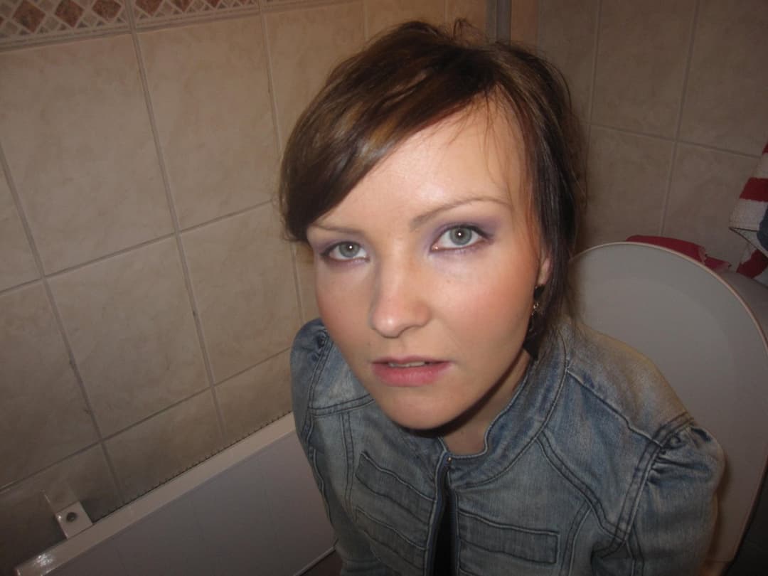 Click to view full size 18 years old teen whore slut shits and wipes her dirty ass - toilet whore does not care privacy