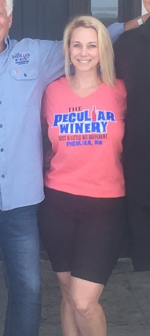 Cast your vote for the best tits at Mardi Gras from this busty j u d g e!