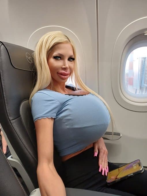 Click to view full size BIG TIT? BIMBO MILF.(Baj Angelika)PT. 2..