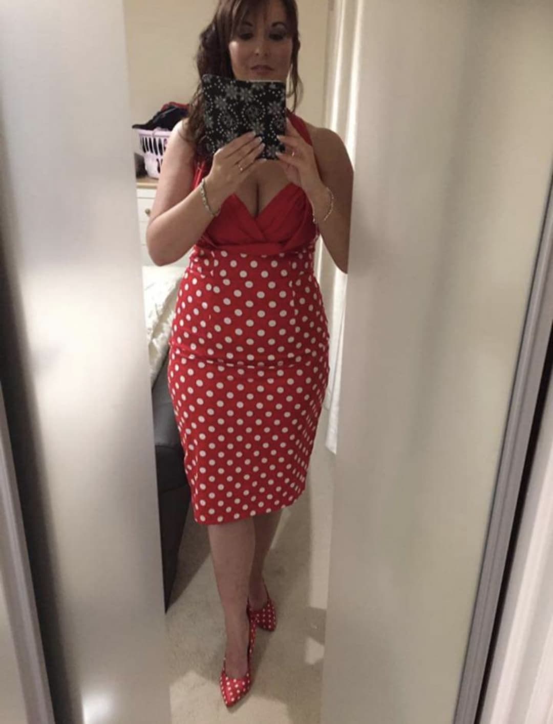 Free Use fat tittied cheating skank. Hubby says to ruin this dumb cunt.