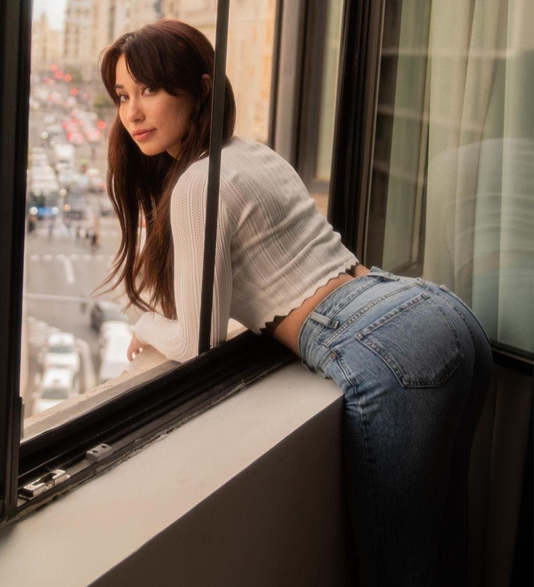 Big tits glasses Elly