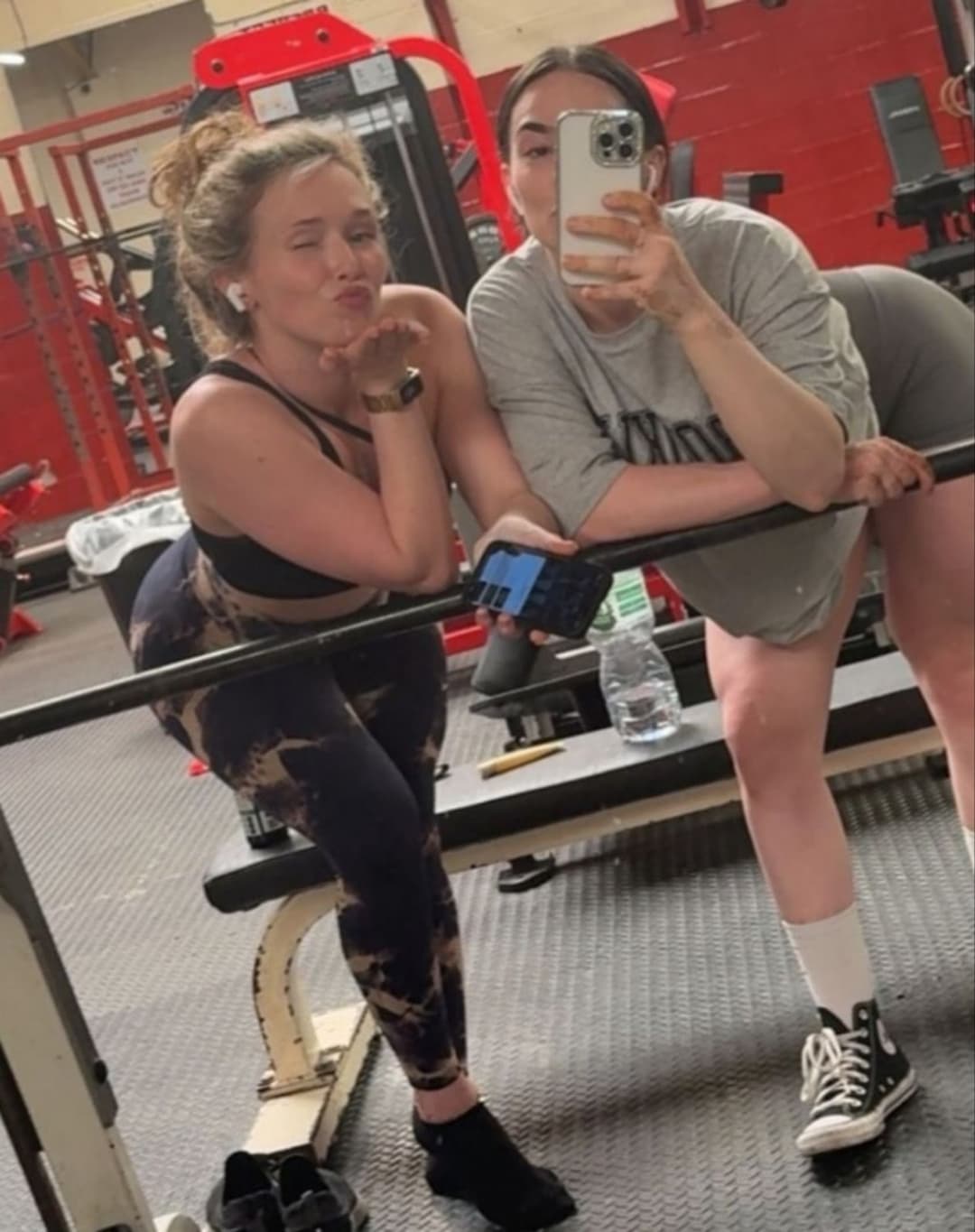 30 year old Kiera from the UK Is a white pawg who loves to show off her pawg ass and big tits