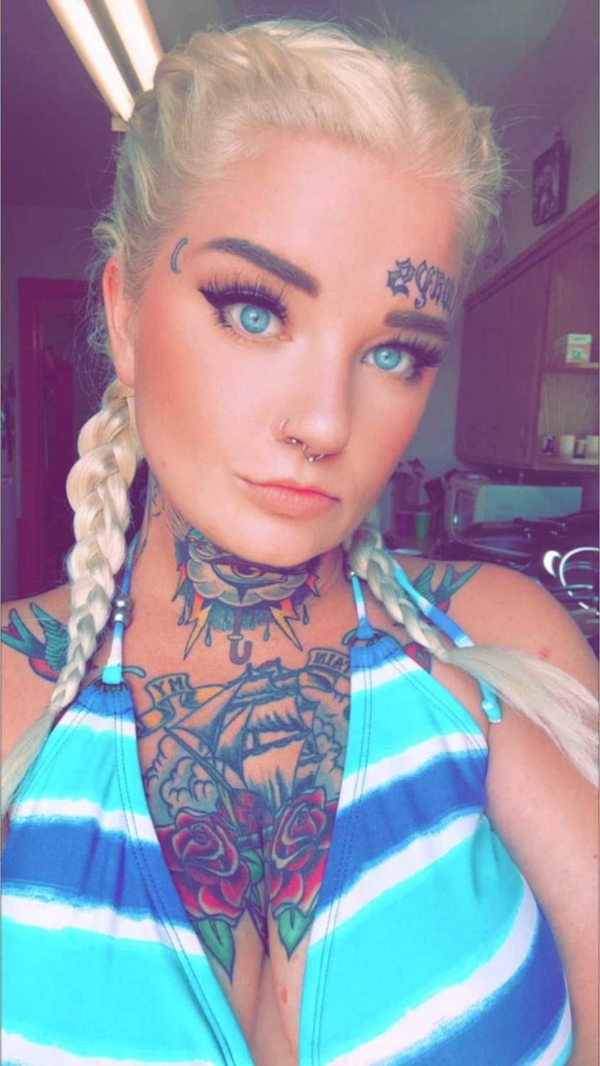 Terryn Irrthum Hopkins should be on her knees deepthroating a train of cocks n covered in cum