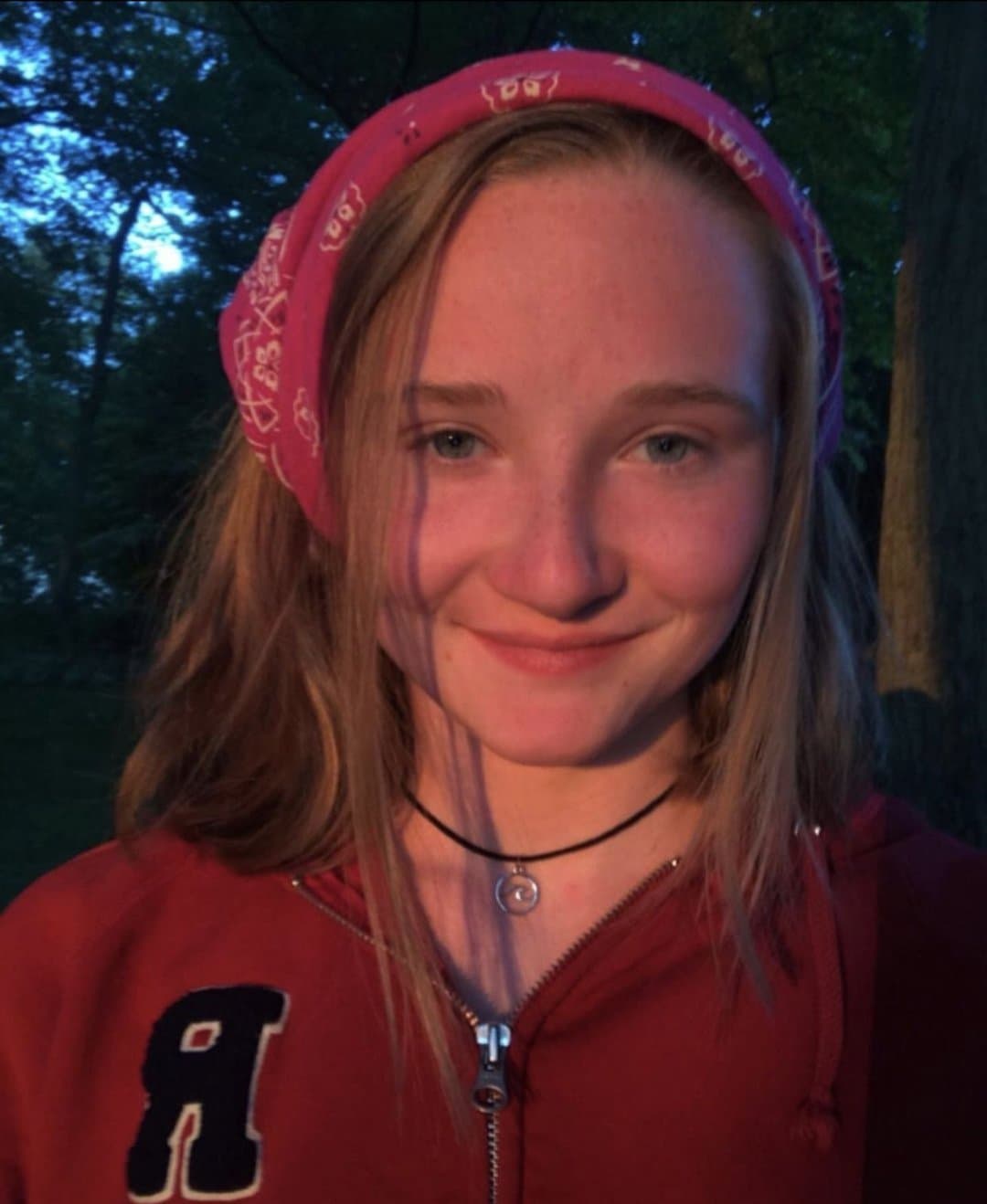 Do my IRLs get you hard? Dm me on Kik @throwaway1318 for a feed of your favorite