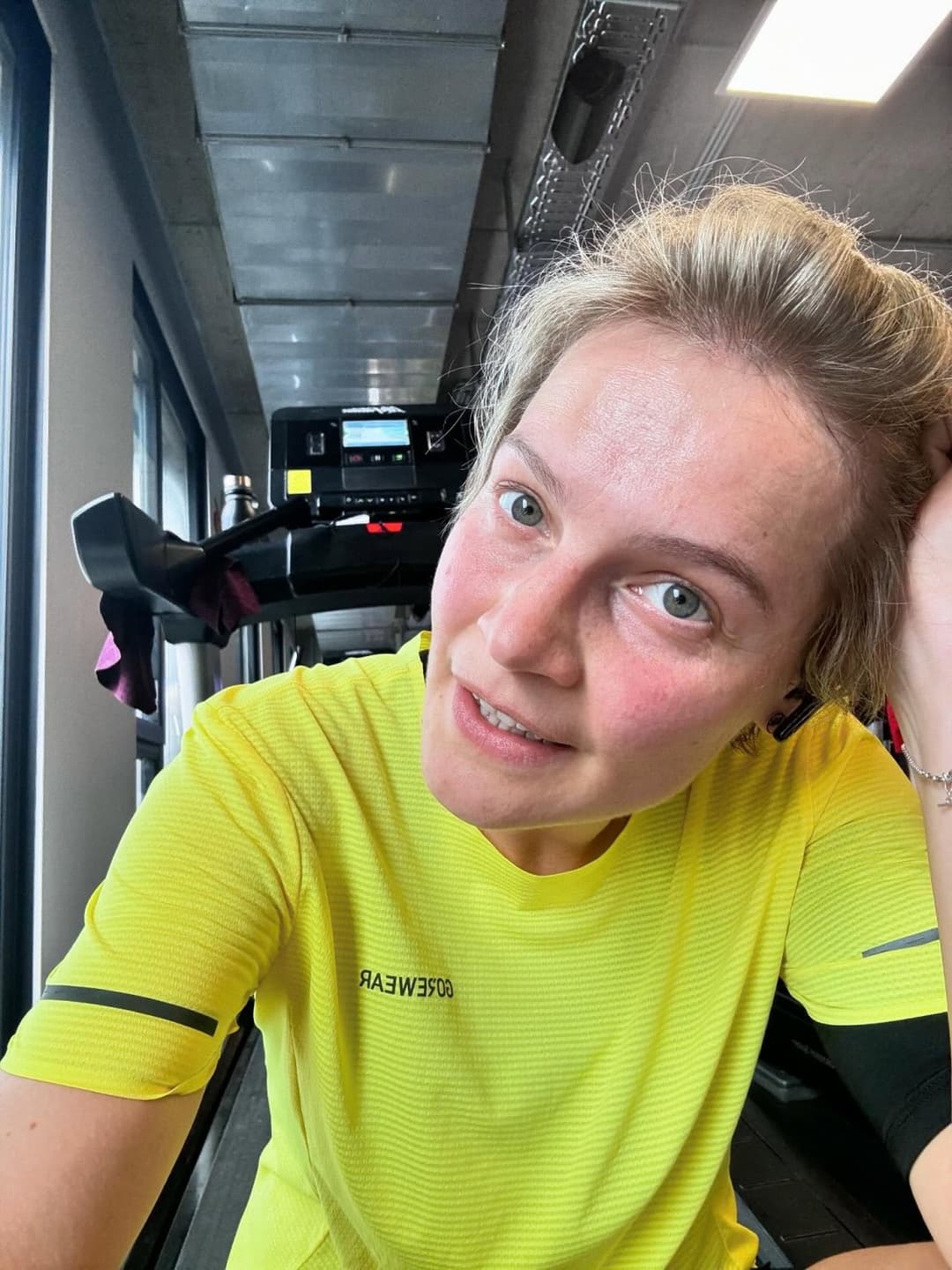 Click to view full size German girl drinks sperm from many foreign men