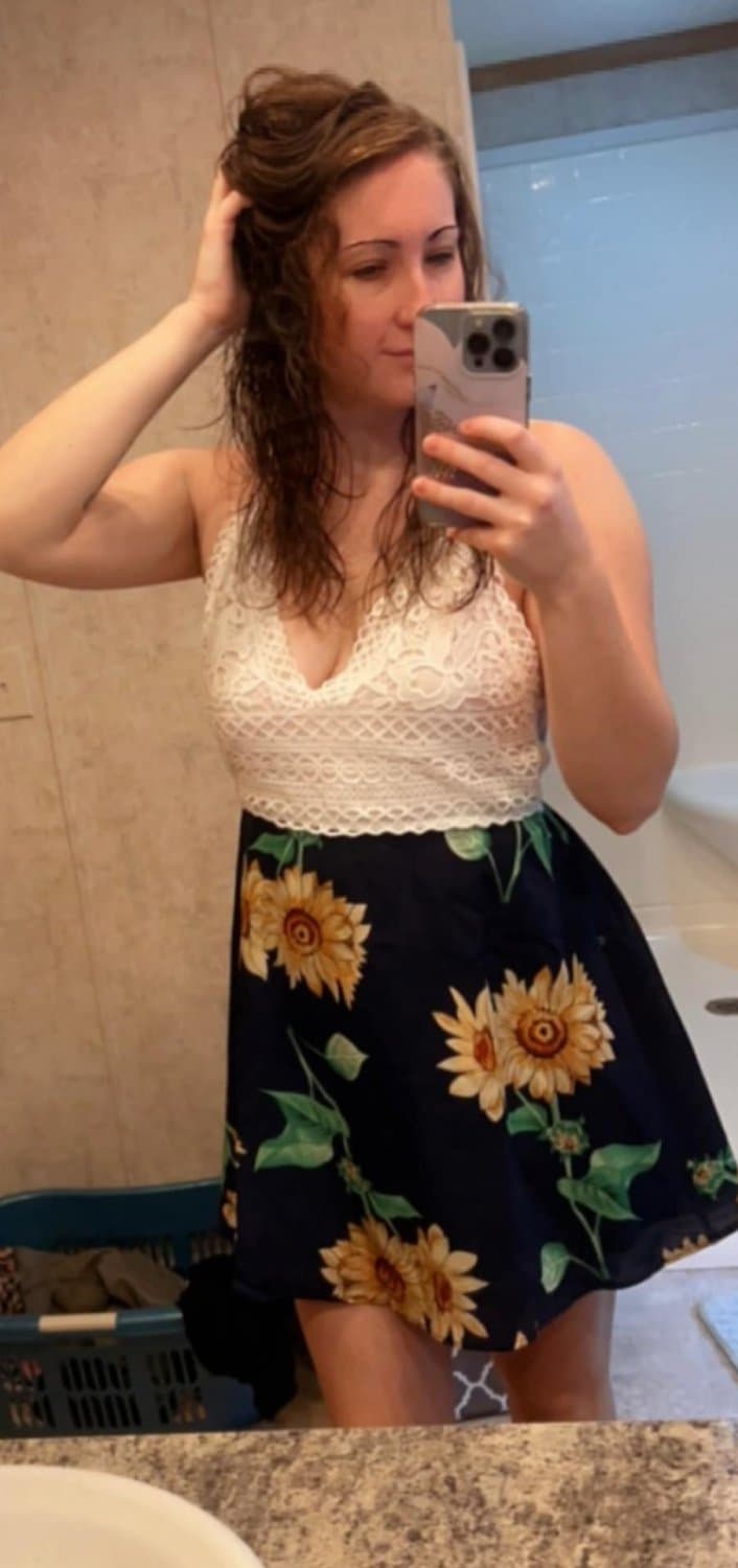 Cheating Wife Shows off her naked body