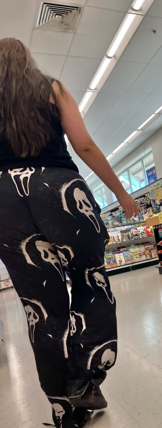 Click to view full size Spooky cheeks