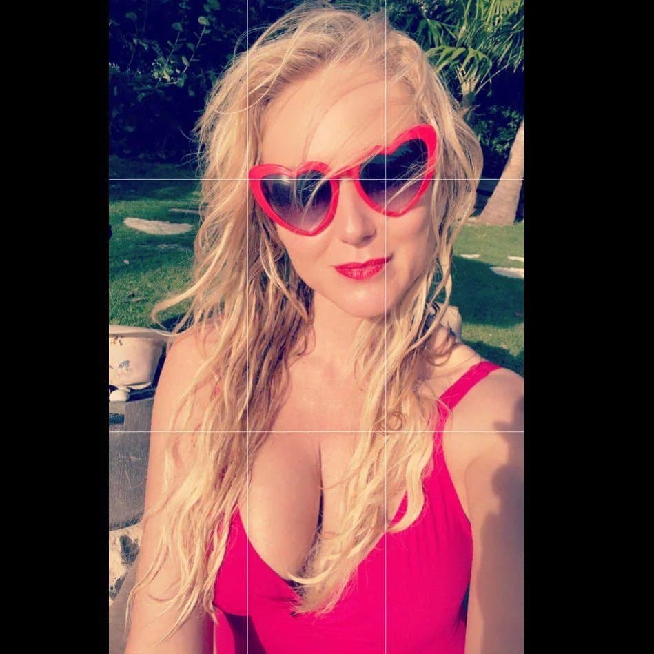 Sexy blonde musician Jewel Kilcher is looking for someone to motorboat her nice tits.