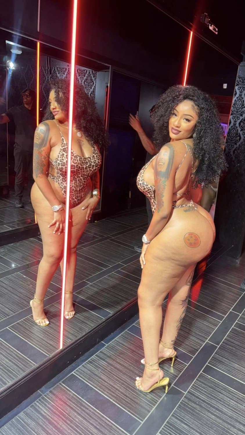 The Nigerian Amazon 6’4 Sophiadastallion Weight gain! Throwback and Recent