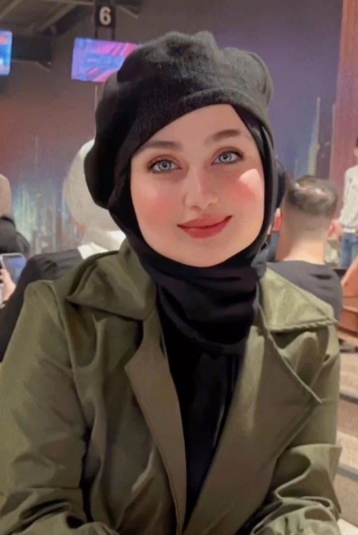 Click to view full size The beauty of the veiled Arab girl is seductive and flaming ?????