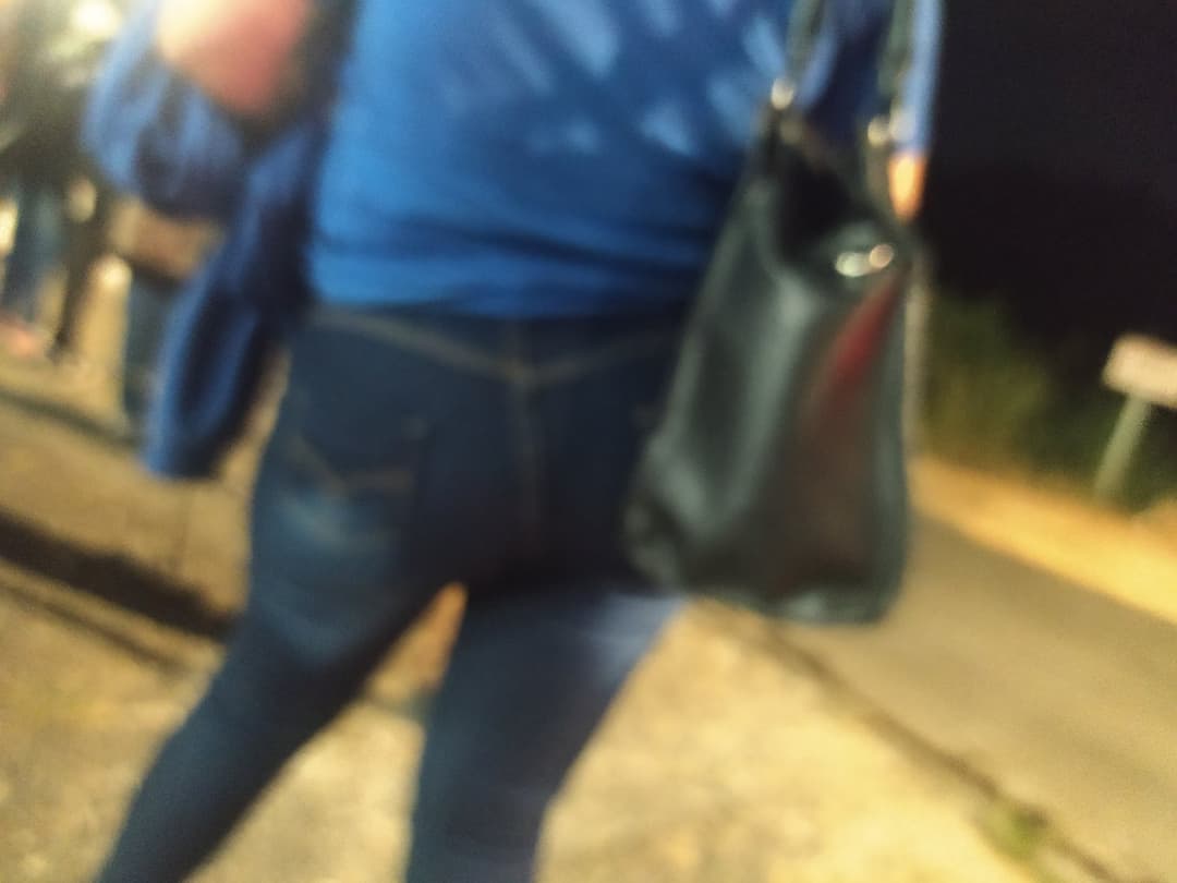 Mature on Bus stop ?