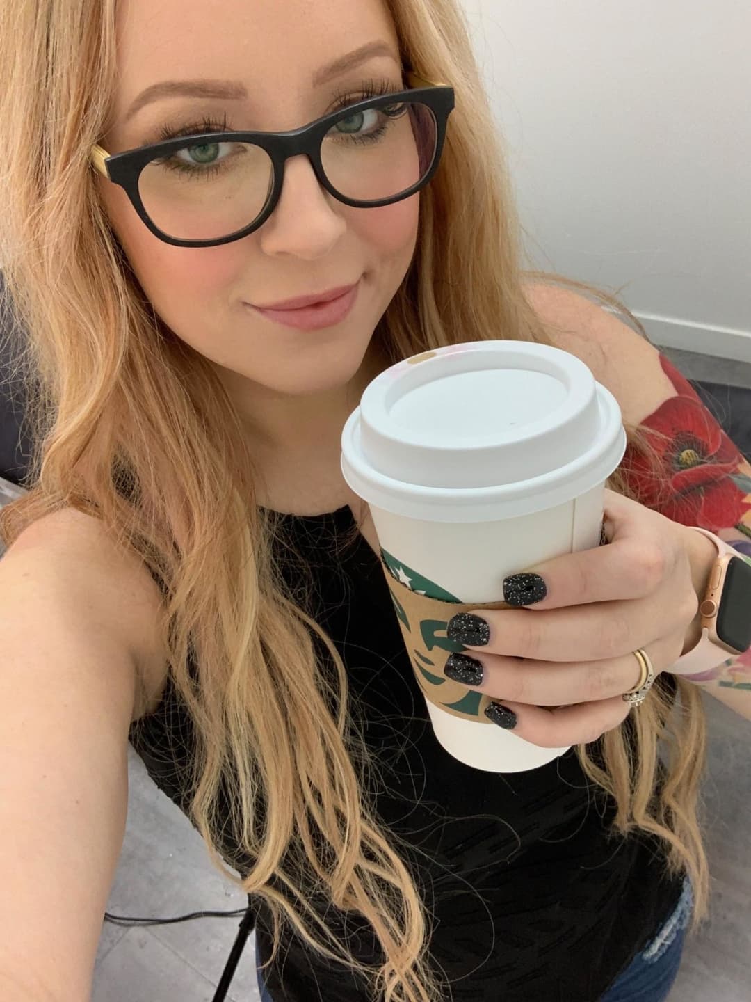 Blonde girl with nice mommy milkers fingering herself