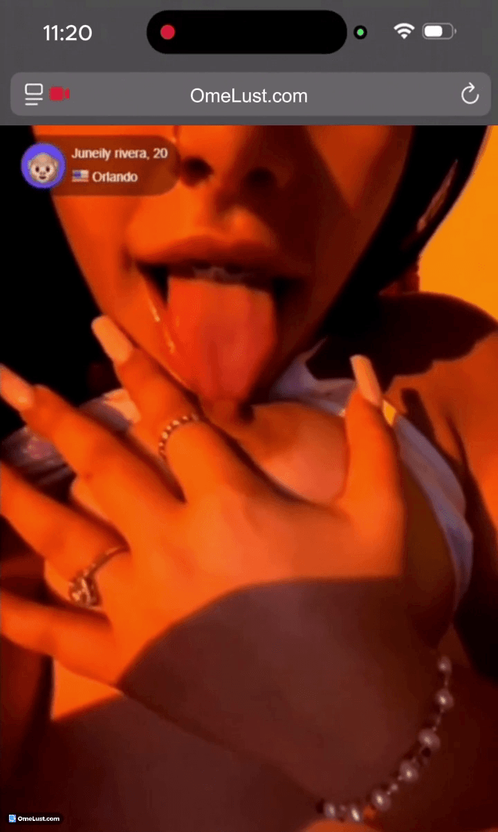 2025-09-25 Hot chick tease me on cam