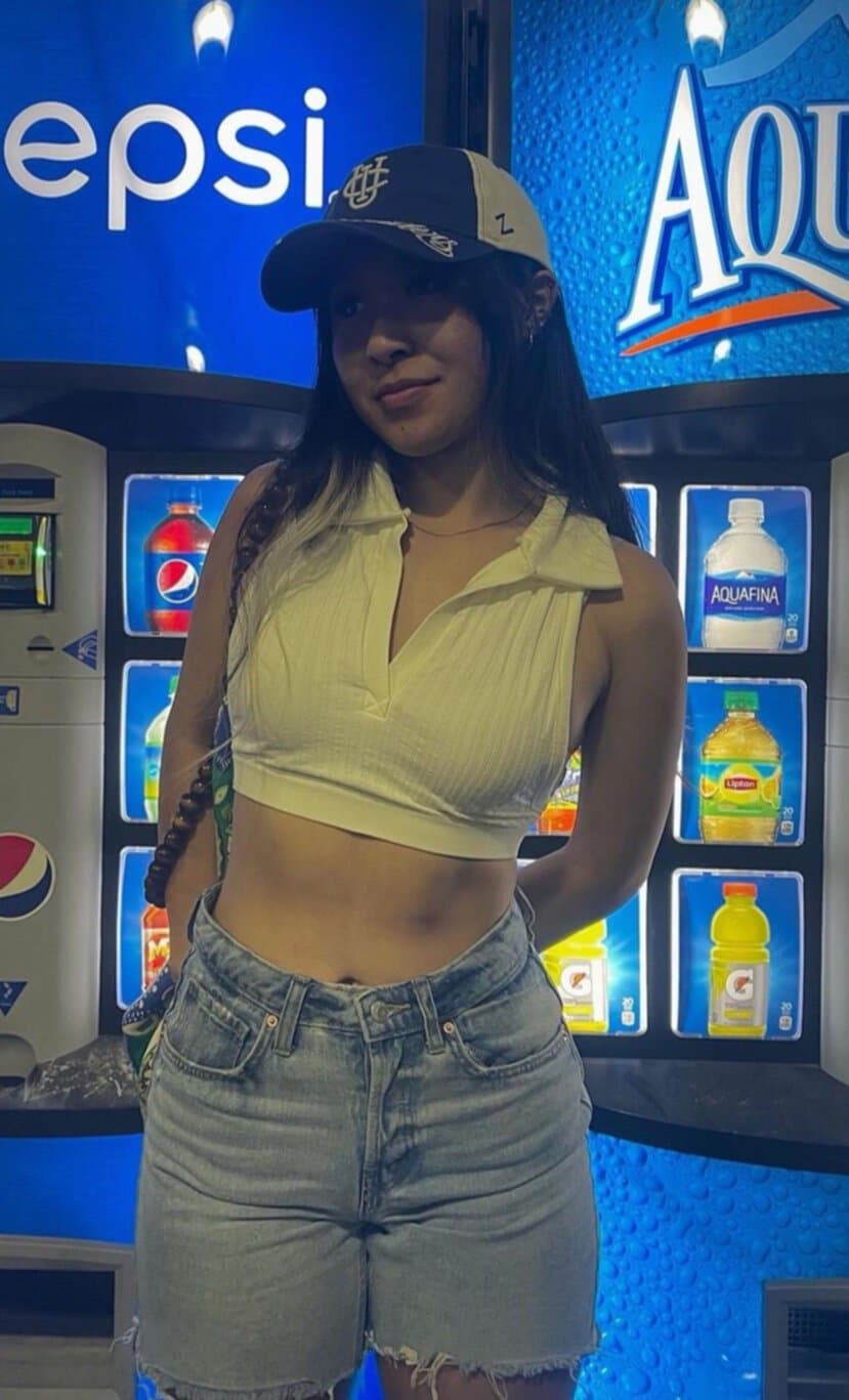 Social chick hot Latina ass