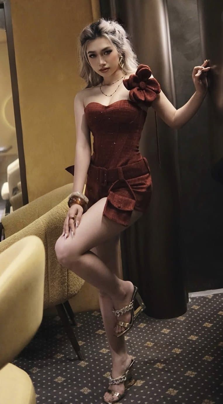 Beautiful petie Asian baby girl