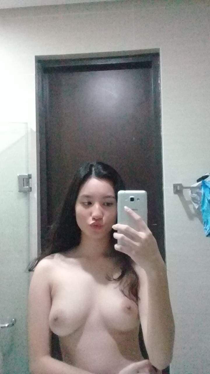 Hot Asian Pinay Couple