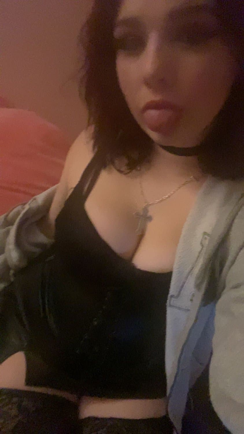 Sexy goth egirl from Discord p2