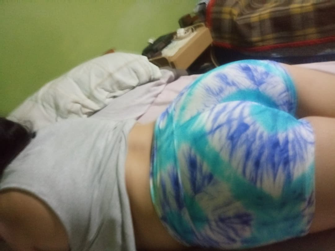Culo con el shorts azul ?