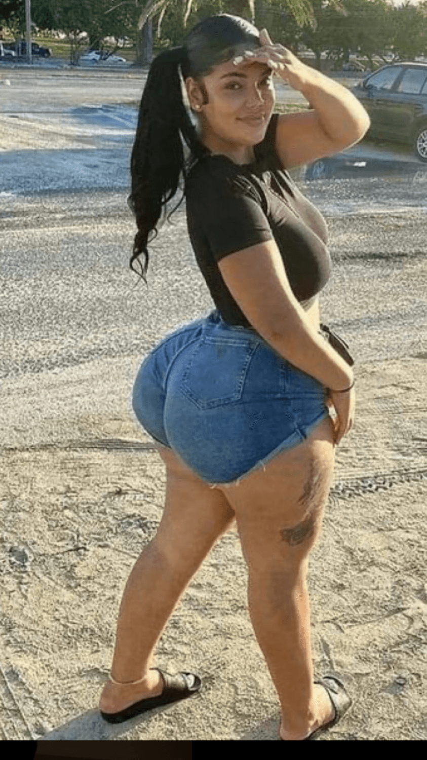 BootyShorts HighHeels & Sandals ?  ?