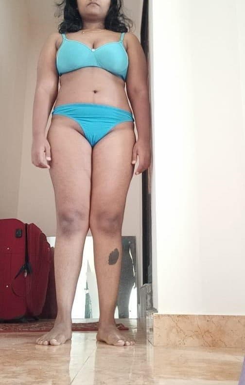 Mallu nude girl amitha showing her sexy big boobs and shaved pussy