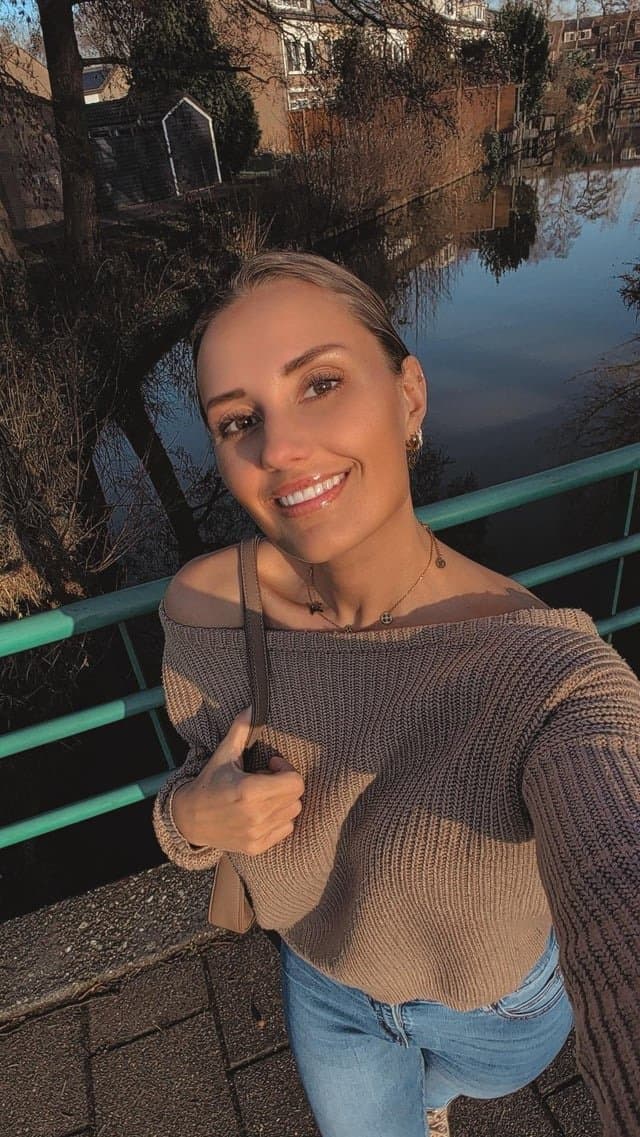 Amateur Wife | Big Boobs | 30yo Dutch flight attendant mom turn you on?