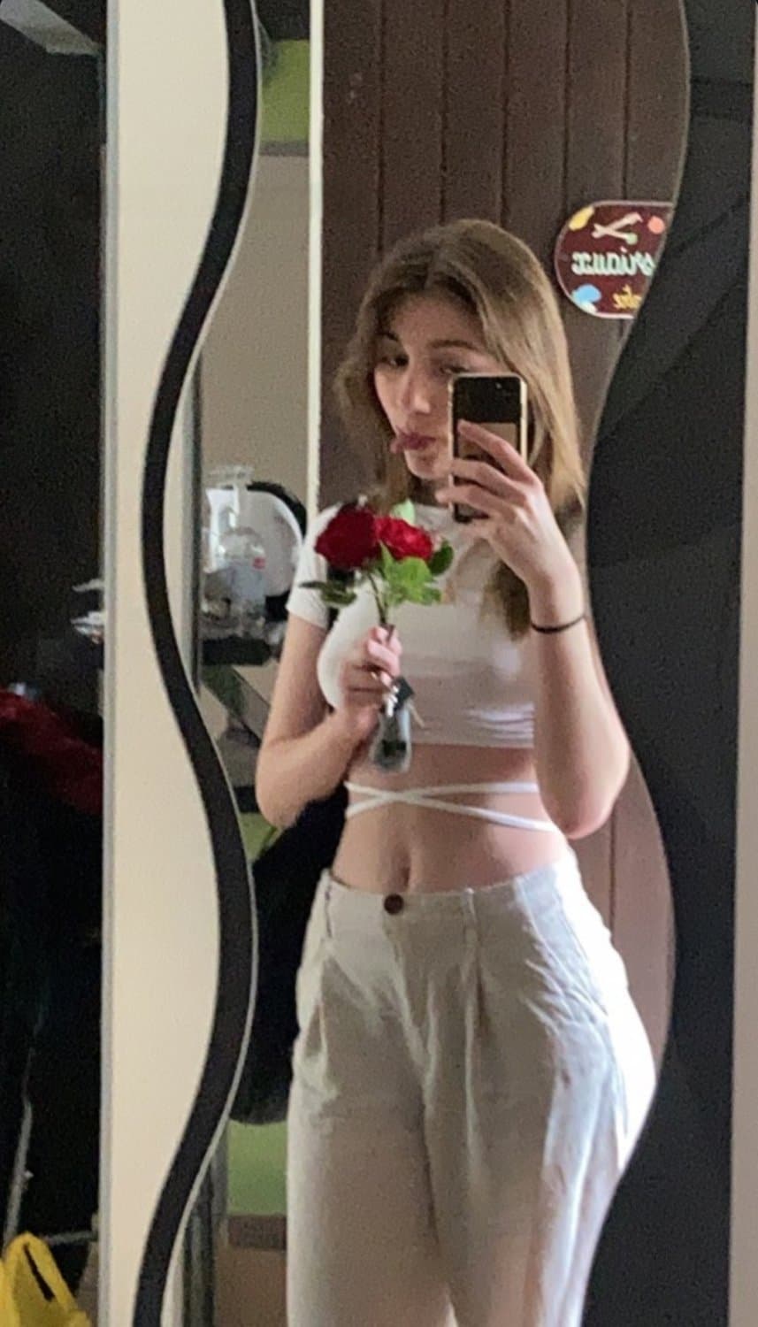 Comment what does my roomate deserve ?