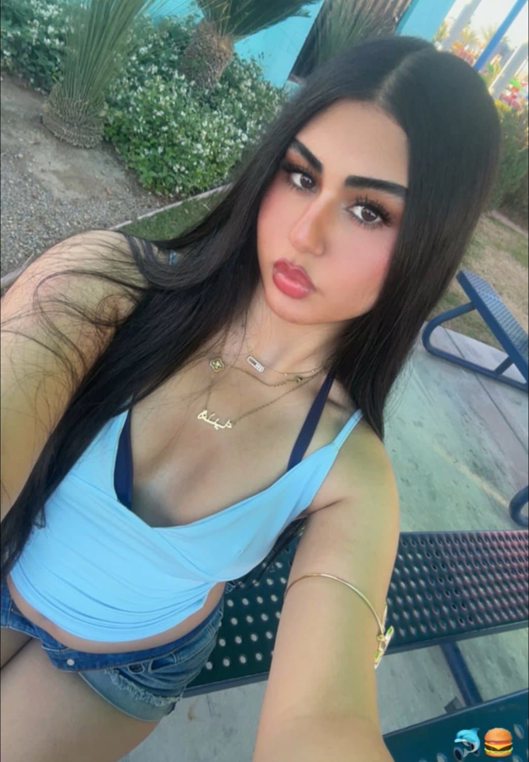 Hot IRL Pt:2. DMs open making snap group chat for everything!!