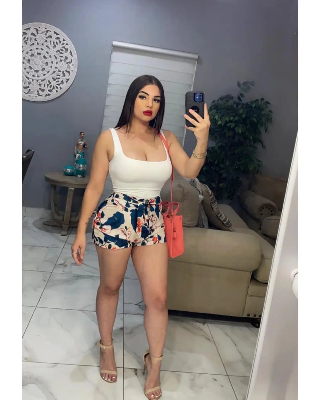 Everyone go message Serenity Vela on Facebook and tell her to start an Onlyfans