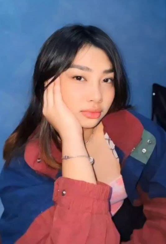 Hot Asian Pinay Couple