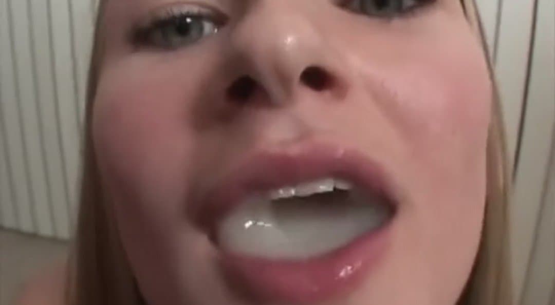 Nutrition facts: Happy women eat more protein.