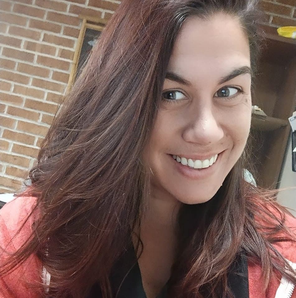 olive skin Sara milf nude